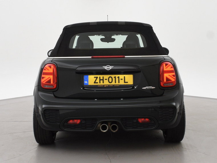 Vehicle Image 32