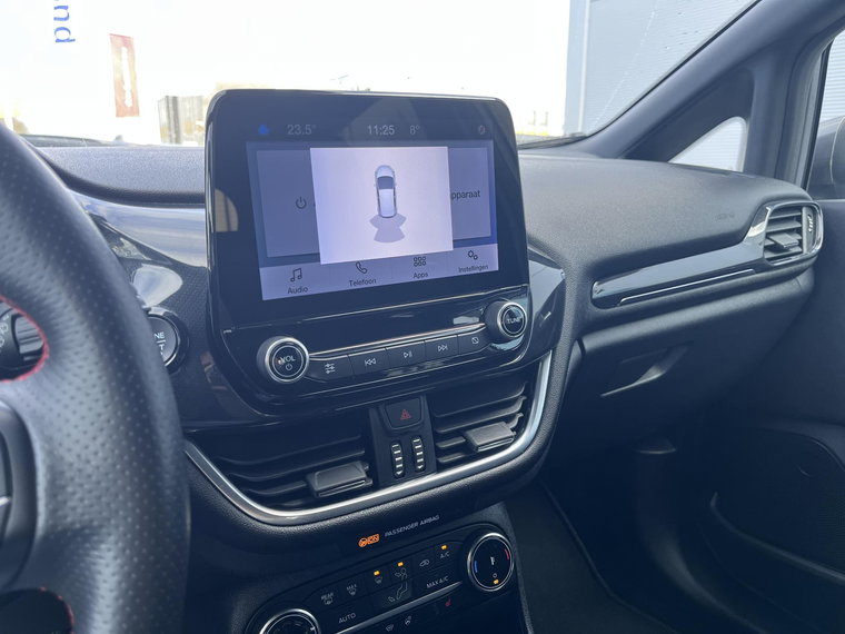 Vehicle Image 14