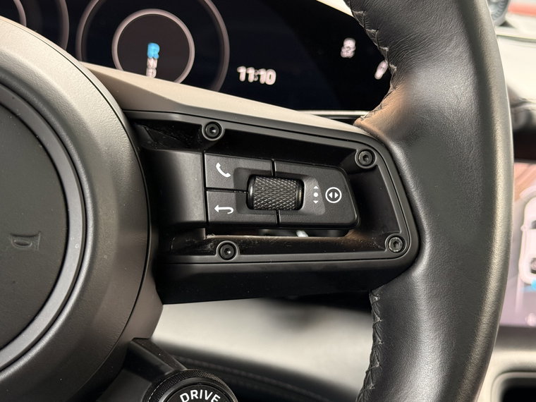Vehicle Image 32