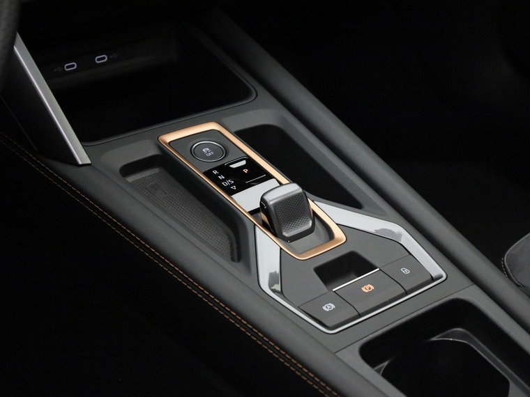 Vehicle Image 42