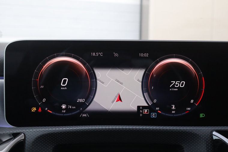 Vehicle Image 32