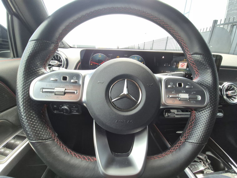 Vehicle Image 40