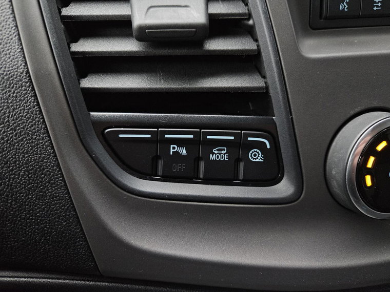 Vehicle Image 26