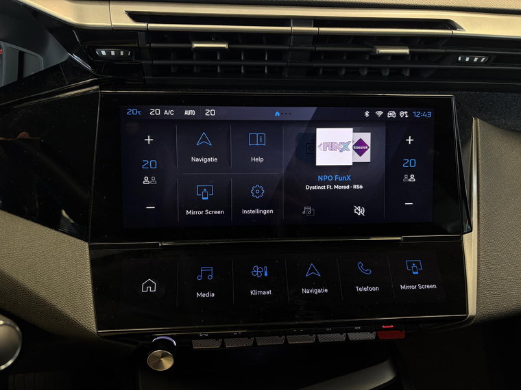 Vehicle Image 30