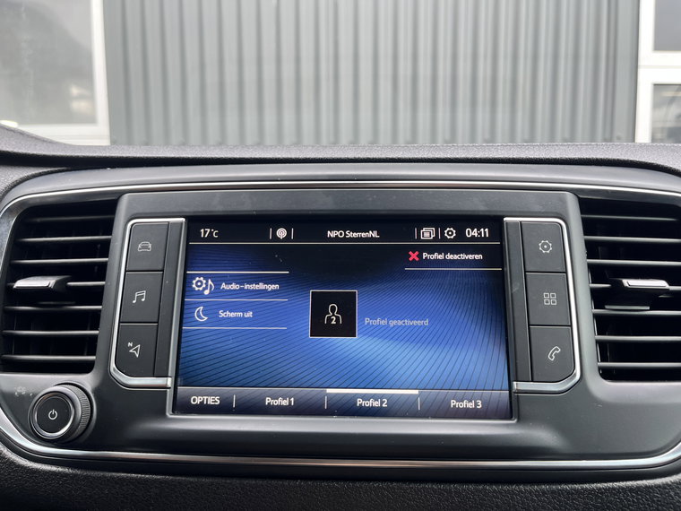 Vehicle Image 38