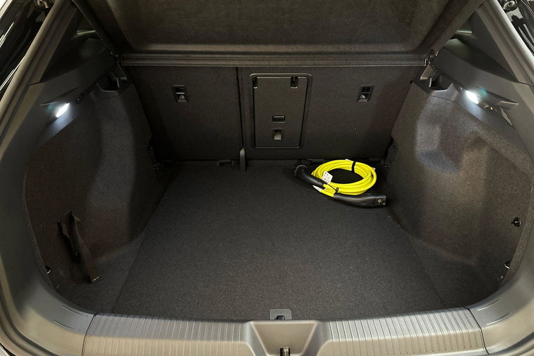 Vehicle Image 32