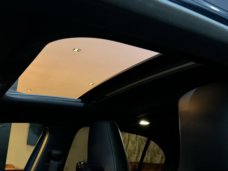 Vehicle Image 37