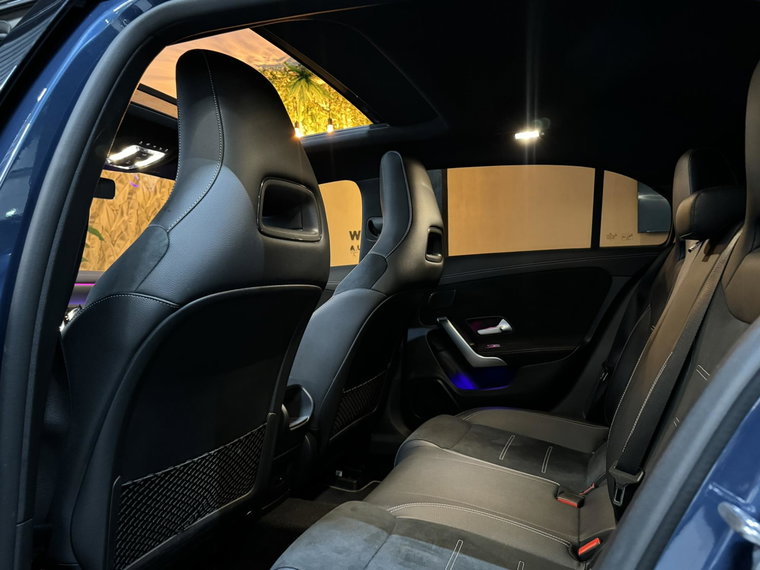 Vehicle Image 38