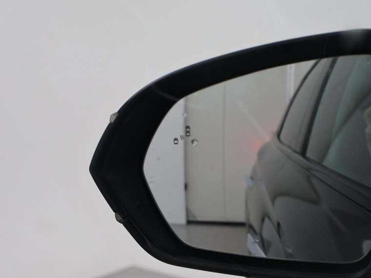 Vehicle Image 39