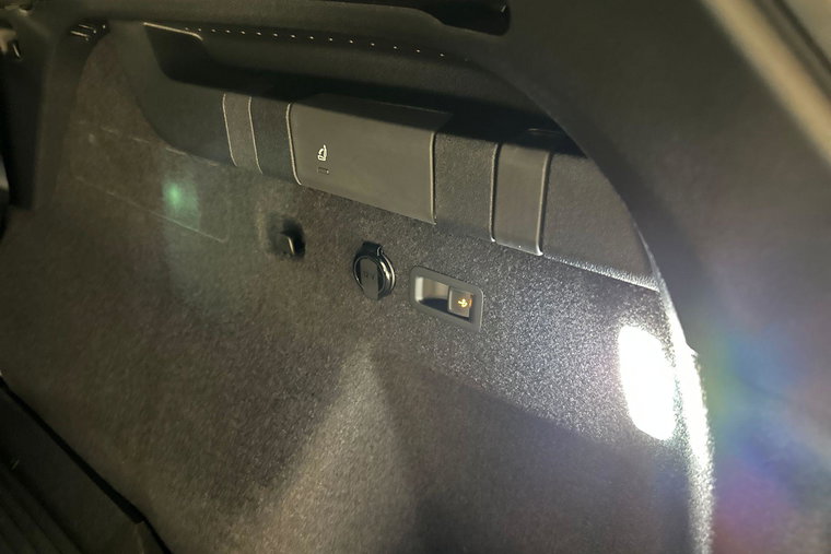 Vehicle Image 35