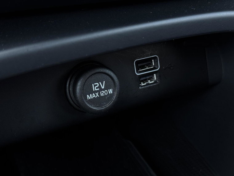 Vehicle Image 32