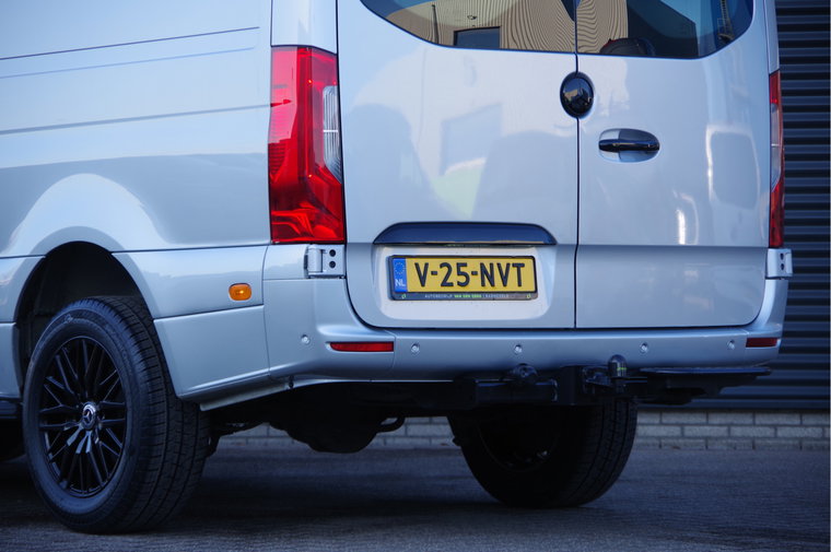 Vehicle Image 42