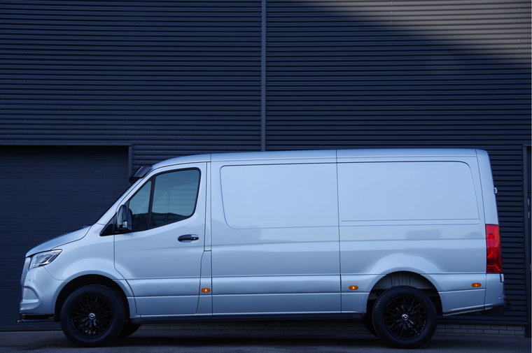 Vehicle Image 52