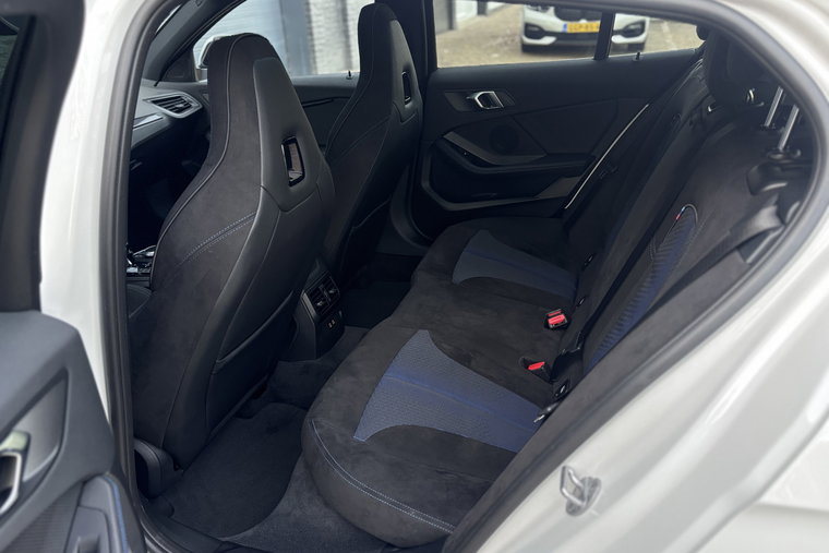 Vehicle Image 27