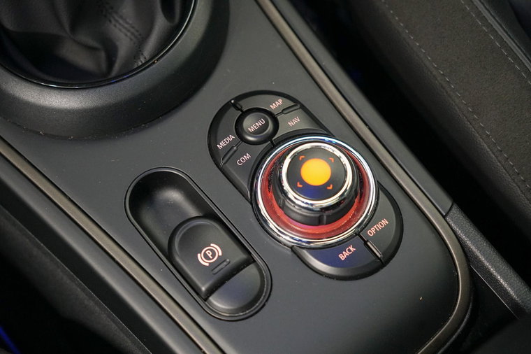 Vehicle Image 19
