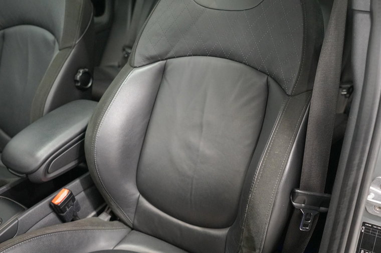 Vehicle Image 23