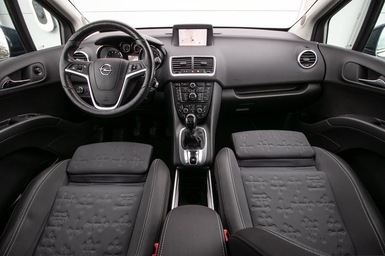 Vehicle Image 16