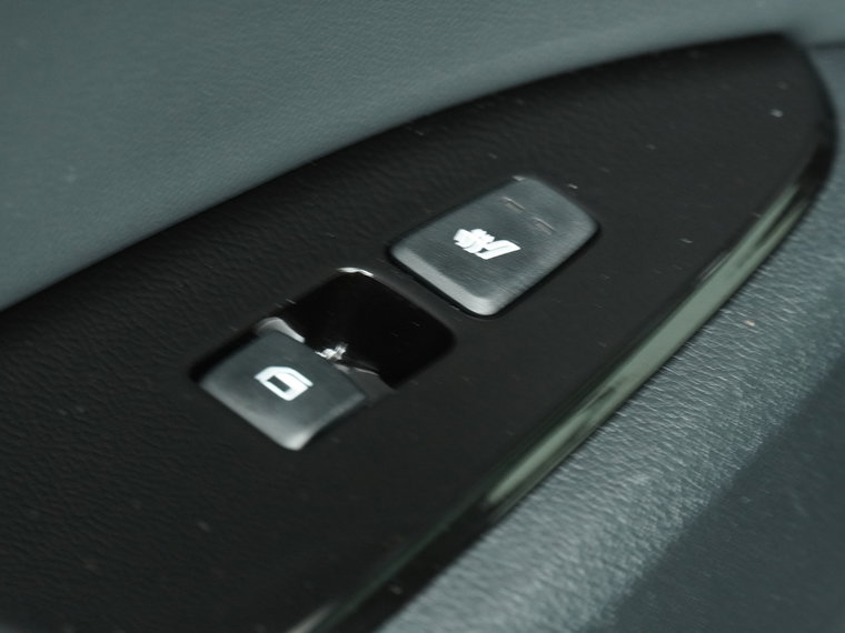 Vehicle Image 34