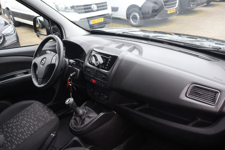 Vehicle Image 28