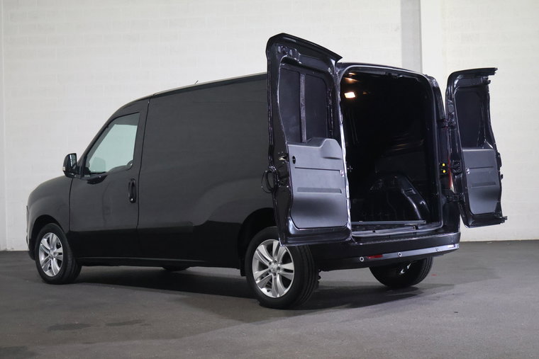 Vehicle Image 11