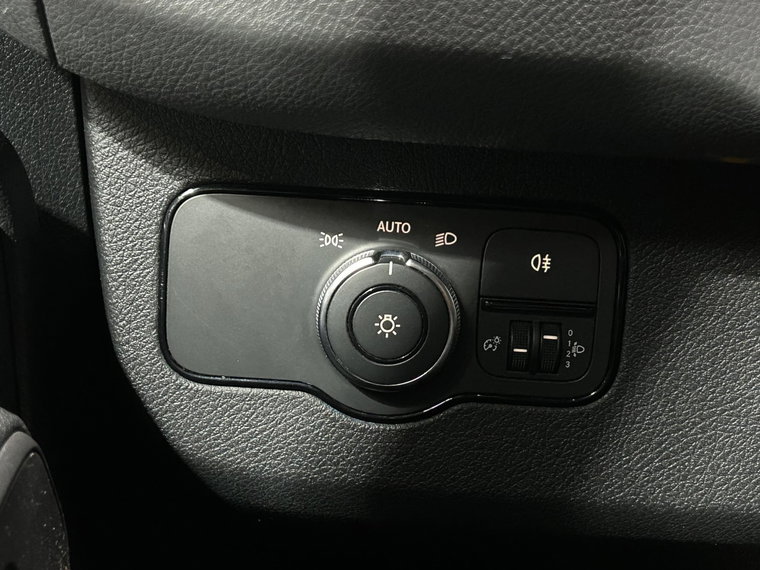 Vehicle Image 38