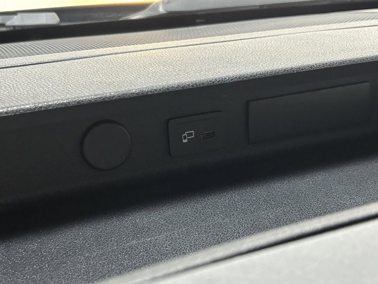 Vehicle Image 40