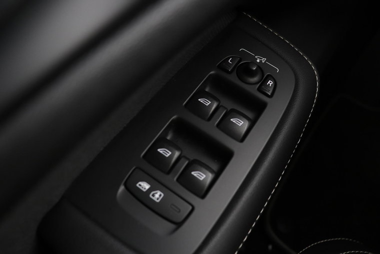 Vehicle Image 48