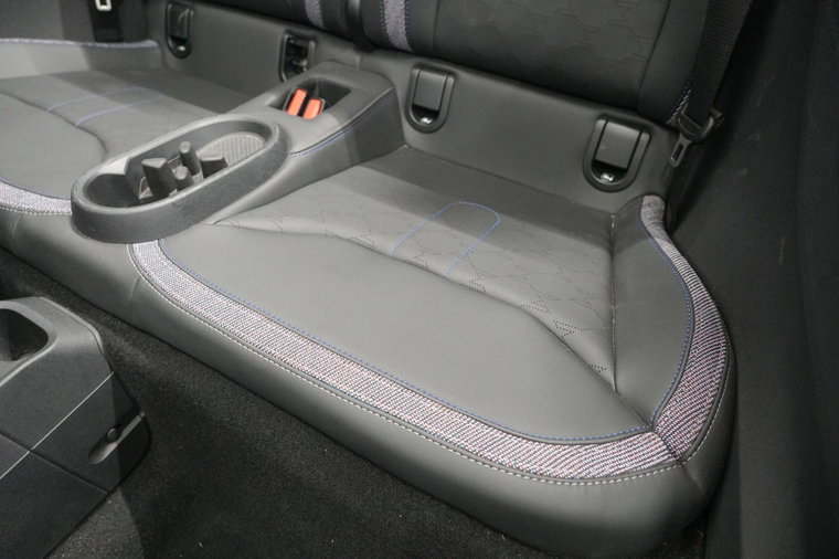 Vehicle Image 33