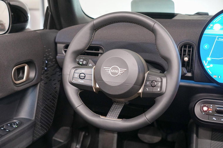 Vehicle Image 45