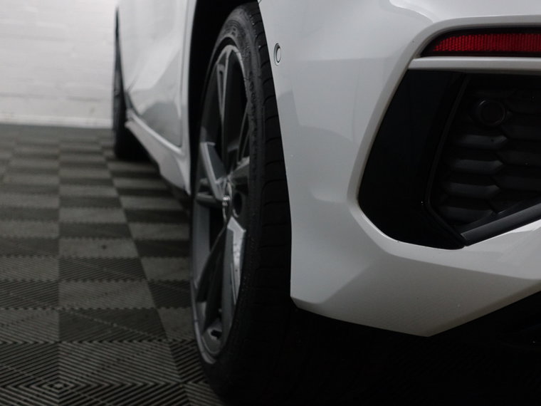 Vehicle Image 30