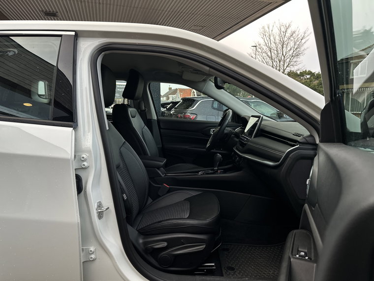 Vehicle Image 13