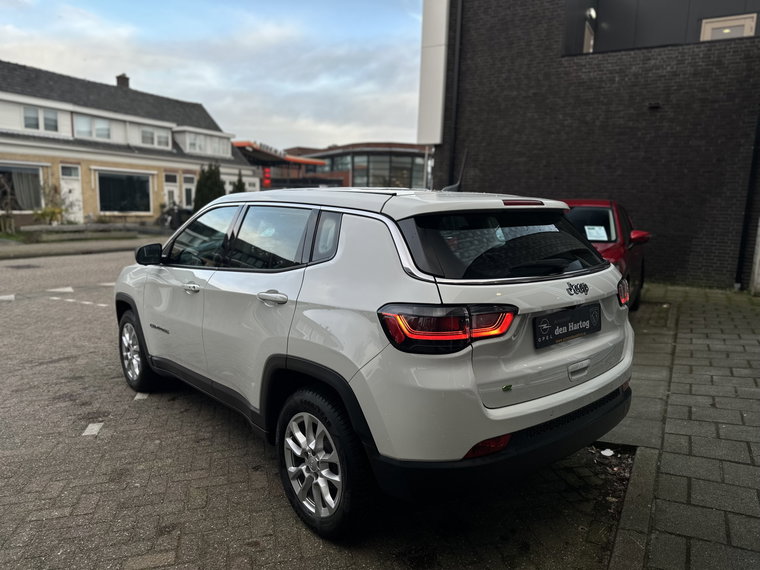Vehicle Image 41