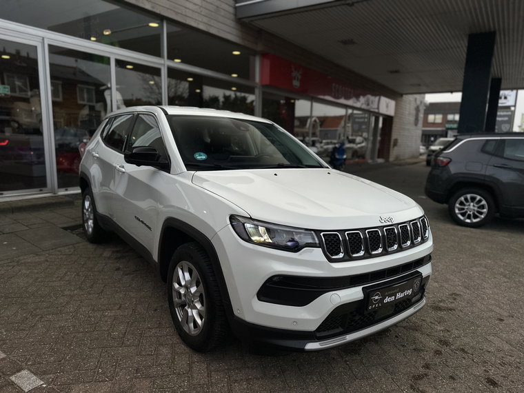 Vehicle Image 43