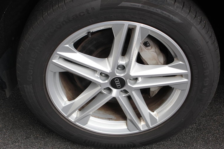 Vehicle Image 23