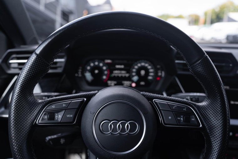 Vehicle Image 21