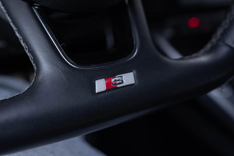 Vehicle Image 23