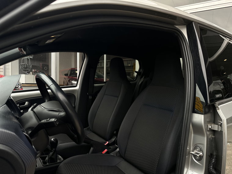Vehicle Image 18