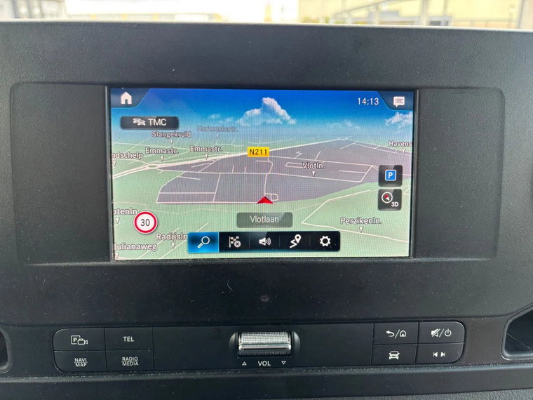 Vehicle Image 17