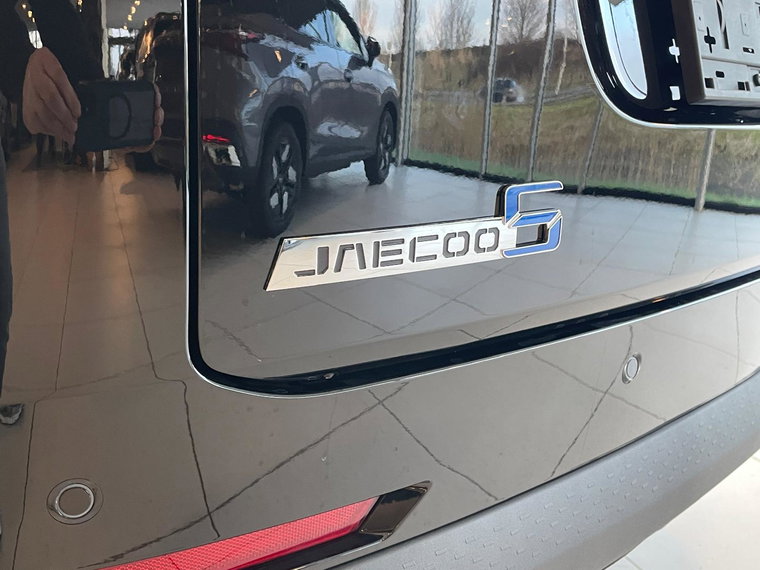Vehicle Image 33