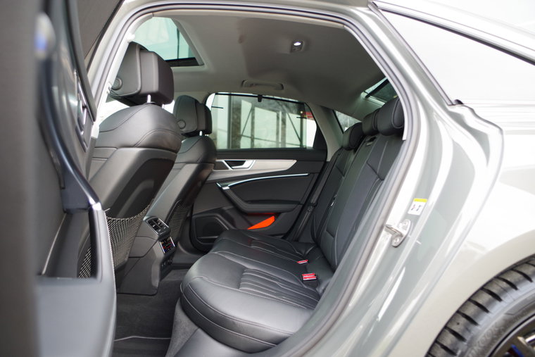 Vehicle Image 15