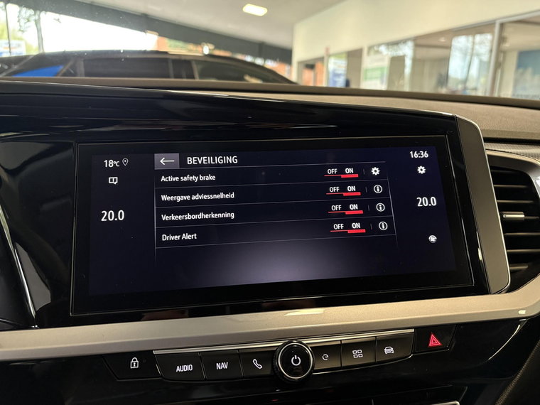 Vehicle Image 37