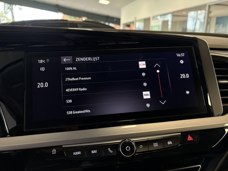 Vehicle Image 38