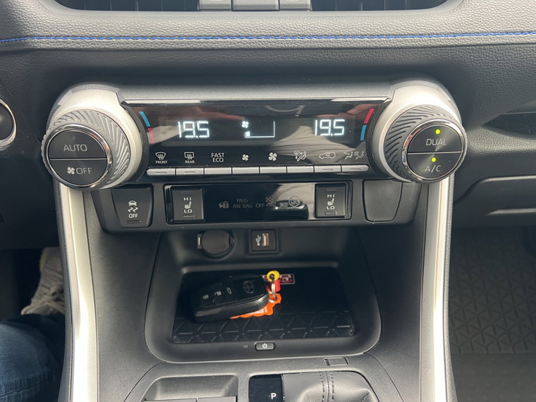Vehicle Image 19