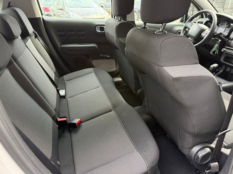 Vehicle Image 19