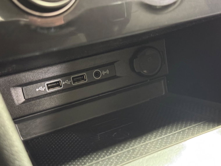 Vehicle Image 32