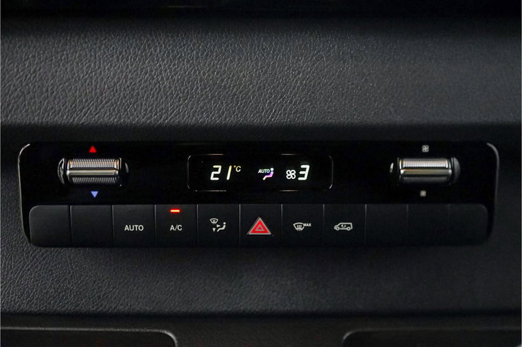Vehicle Image 29