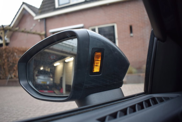 Vehicle Image 32