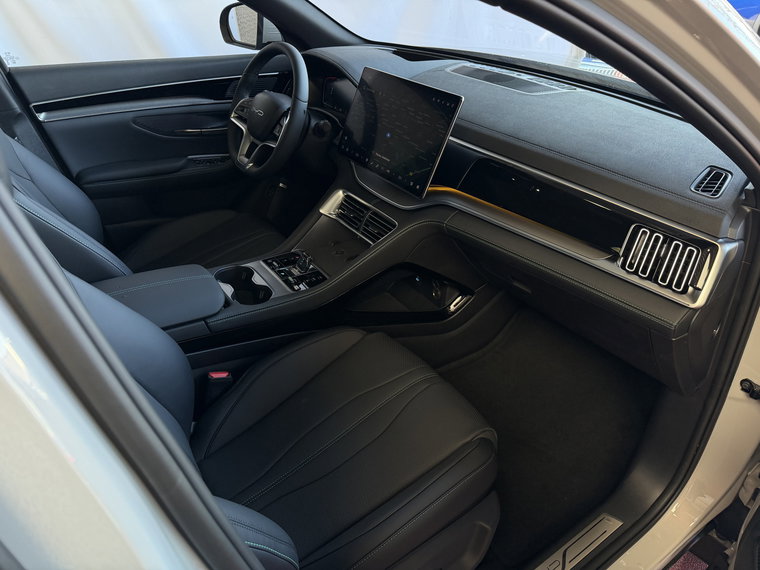 Vehicle Image 30