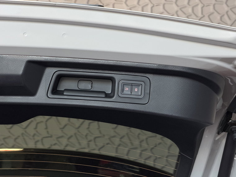 Vehicle Image 60