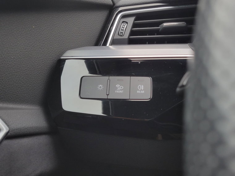 Vehicle Image 33